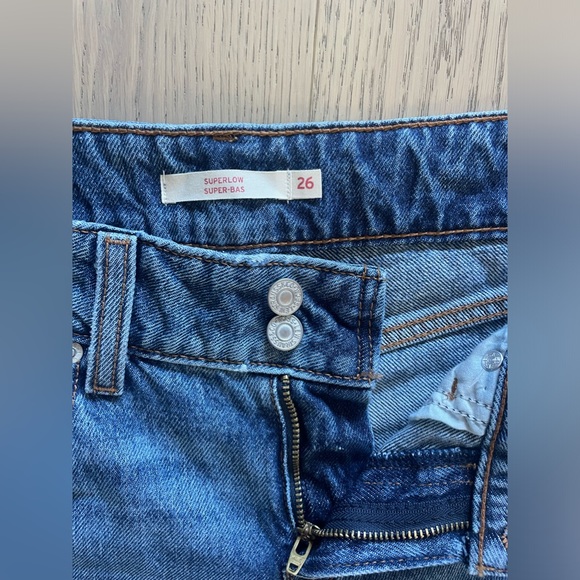 Levi’s blue super low jeans size 26 - Brand new! Never worn! - Picture 4 of 4
